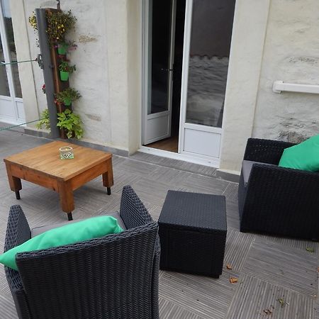 Chambre D'Hotes Le Massanous Laure-Minervois Ruang foto