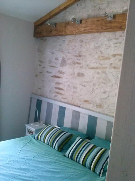 Chambre D'Hotes Le Massanous Laure-Minervois Ruang foto