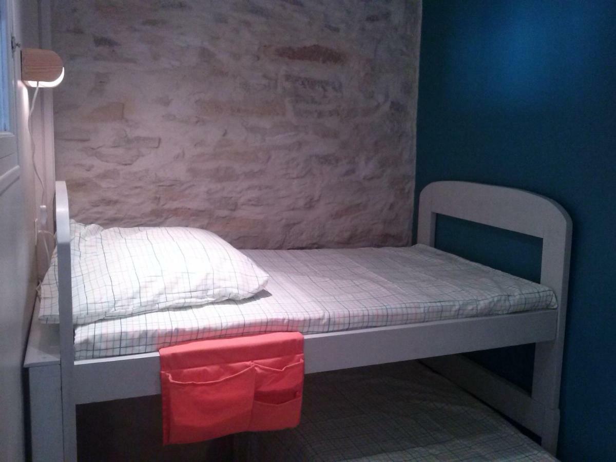 Chambre D'Hotes Le Massanous Laure-Minervois Ruang foto